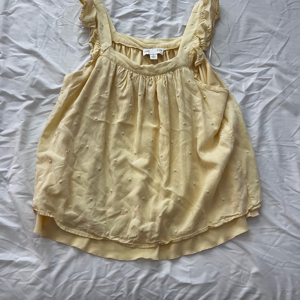 Elegant Yellow Sleeveless Blouse